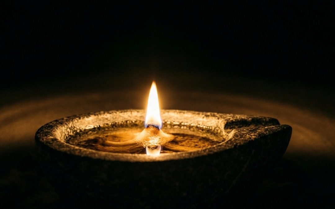 La lampe Qulliq, vitale pour les Nunatsiarmiut - Chroniques du Sahel