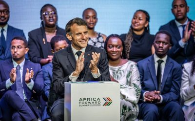 Le colon Emmanuel Macron à Nairobi